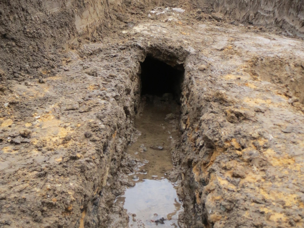 Agrandir l'image - fenêtre modale - Le ru canalisé, ici à découvert en octobre 2014. 