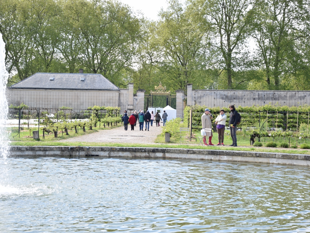 Agrandir l'image - fenêtre modale - Vue de situation de la Forge, entre la Grille du Roi et le bassin du Grand Carré du Potager du Roi.