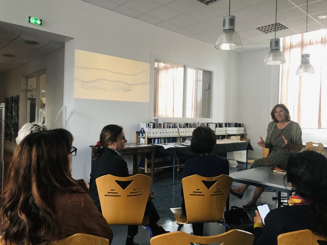 Agrandir l'image - fenêtre modale - Présentation du fonds Atelier Corajoud autour de documents d'archives exceptionnels par Madame Giovanna Marinoni, paysagiste de l'Atelier Corajoud.